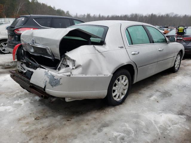 2LNHM82V49X600397 - 2009 LINCOLN TOWNCAR SILVER photo 4