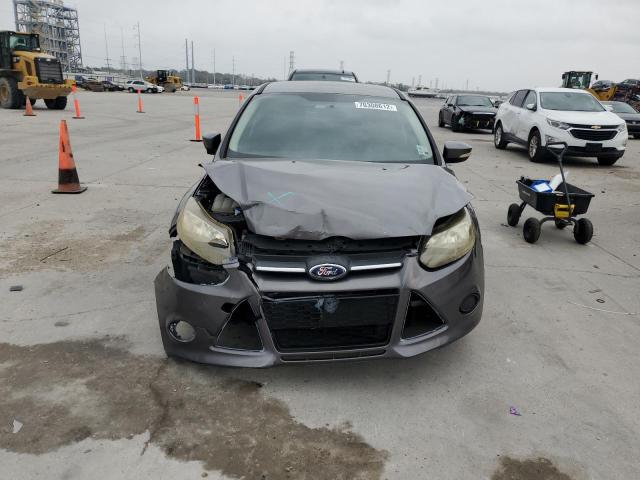 1FADP3F28DL282793 - 2013 FORD FOCUS GRAY photo 5