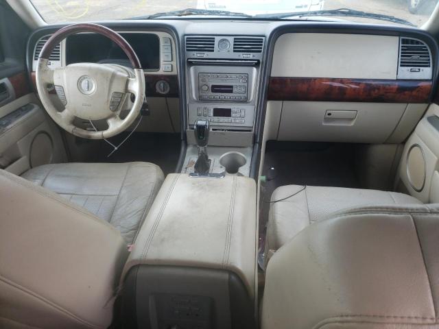 5LMFU28R83LJ17687 - 2003 LINCOLN NAVIGATOR WHITE photo 8