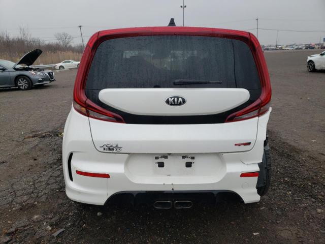 KNDJ53AF2L7075045 - 2020 KIA SOUL GT-LI WHITE photo 6