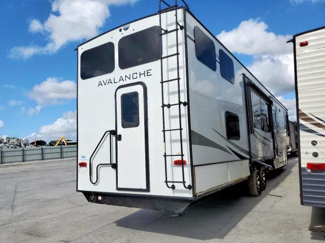 4YDFAVV26NE760021 - 2022 KEYSTONE AVALANCHE 白色 照片 4