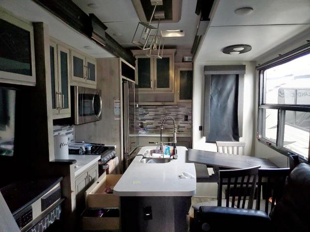 4YDFAVV26NE760021 - 2022 KEYSTONE AVALANCHE 白色 照片 5