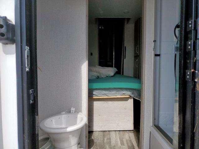 4YDFAVV26NE760021 - 2022 KEYSTONE AVALANCHE 白色 照片 6