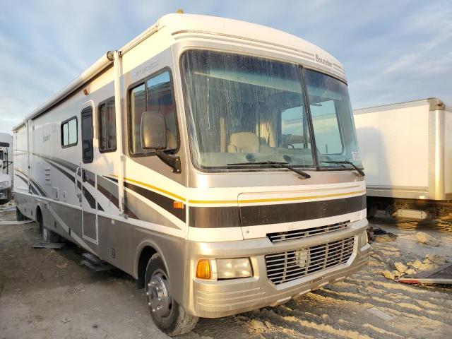 5B4MP67G853399951 - 2005 WORKHORSE CUSTOM CHASSIS MOTORHOME TWO TONE photo 1