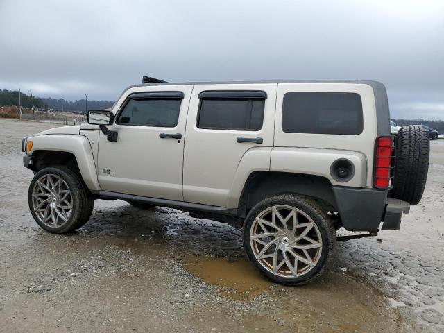 5GTEN13E488165852 - 2008 HUMMER H3 SILVER photo 2
