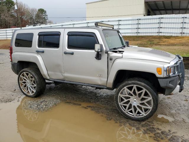 5GTEN13E488165852 - 2008 HUMMER H3 SILVER photo 4