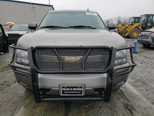 1GNSKBE08BR230138 - 2011 CHEVROLET TAHOE K150 GRAY photo 5