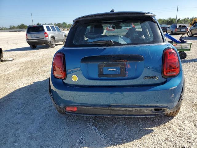 WMW13DJ03N2S10974 - 2022 MINI COOPER SE BLUE photo 6