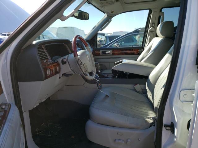 5LMFU28R04LJ22464 - 2004 LINCOLN NAVIGATOR 白色 照片 7