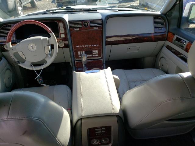 5LMFU28R04LJ22464 - 2004 LINCOLN NAVIGATOR 白色 照片 8