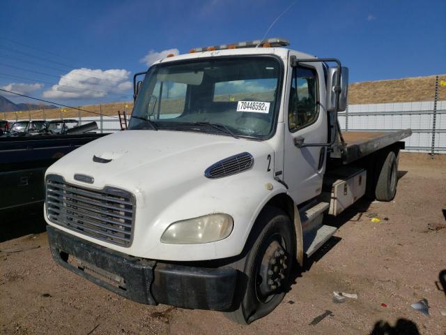 1FVACWCT35DV05216 - 2005 FREIGHTLINER M2 106 MED WHITE photo 2