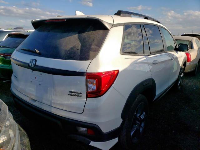 5FNYF8H94LB002813 - 2020 HONDA PASSPORT T WHITE photo 4