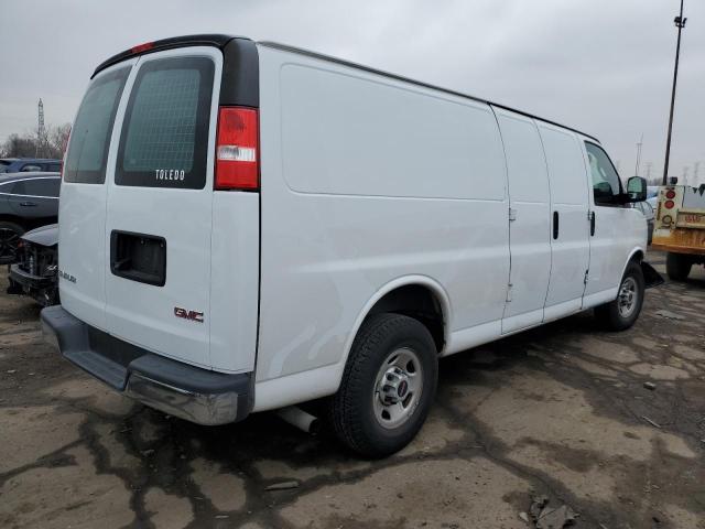 1GTZ7HFG1J1330750 - 2018 GMC SAVANA G35 WHITE photo 3