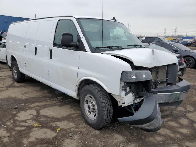 1GTZ7HFG1J1330750 - 2018 GMC SAVANA G35 WHITE photo 4