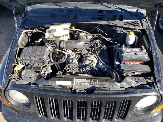 1J4GL38KX5W642897 - 2005 JEEP LIBERTY RE BLACK photo 11
