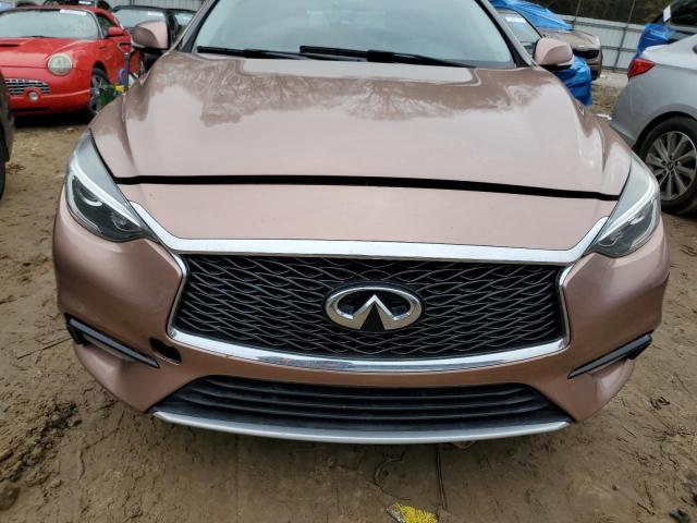 SJKCH5CP5JA054155 - 2018 INFINITI QX30 BASE PINK photo 5