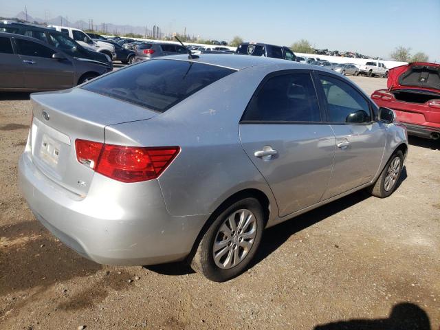 KNAFU4A20D5656744 - 2013 KIA FORTE EX SILVER photo 3