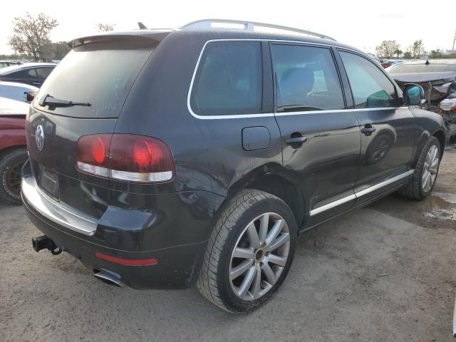 WVGAK7A95AD002384 - 2010 VOLKSWAGEN TOUAREG TD BLACK photo 3