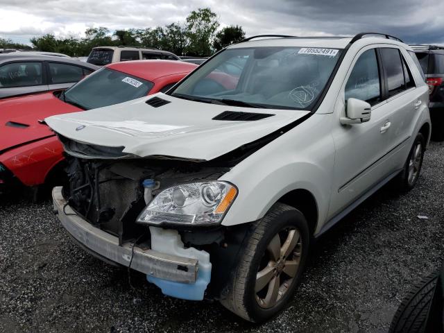 4JGBB8GB3BA714724 - 2011 MERCEDES-BENZ ML 350 4MA WHITE photo 2