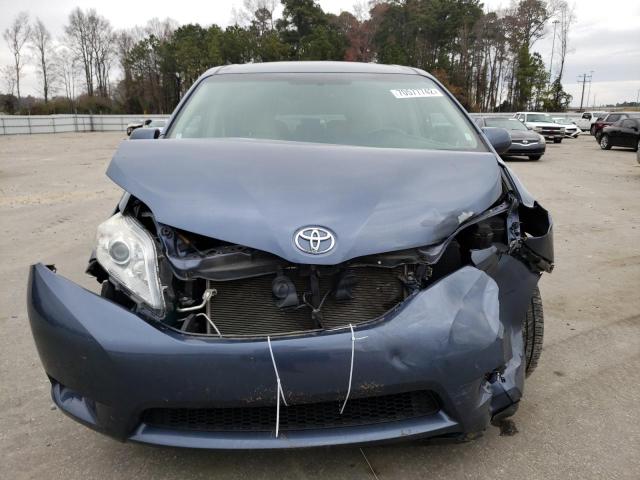 5TDKK3DCXFS584051 - 2015 TOYOTA SIENNA LE BLUE photo 5