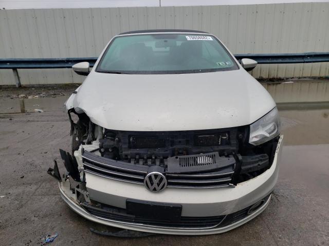 WVWBW7AH0CV001709 - 2012 VOLKSWAGEN EOS KOMFOR ბეჟი ფოტო 5