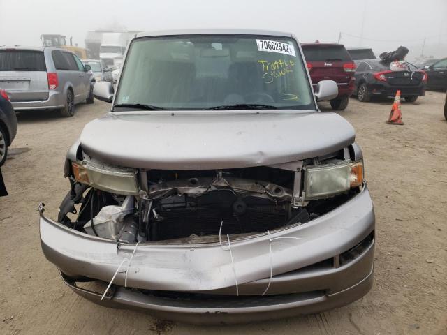 JTLKT324164032687 - 2006 TOYOTA SCION XB 银色 照片 5