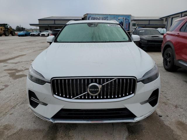 YV4062RL5N1965491 - 2022 VOLVO XC60 B6 IN WHITE photo 5