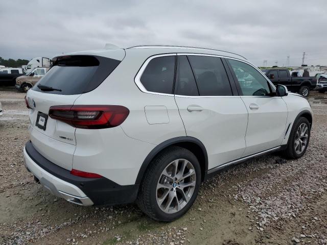 5UXCR4C0XP9N48419 - 2023 BMW X5 SDRIVE WHITE photo 3