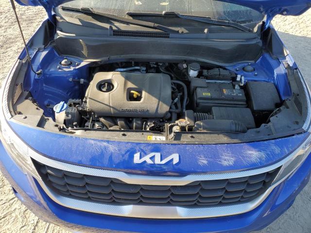 KNDEPCAAXN7236700 - 2022 KIA SELTOS LX BLUE photo 12