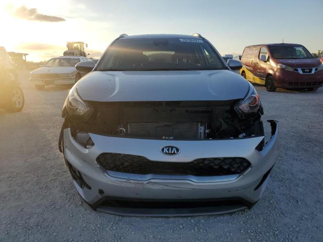 KNDCB3LC6M5471366 - 2021 KIA NIRO LX SILVER photo 5