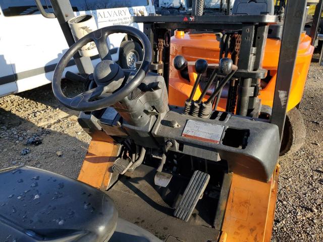 83708 - 2005 TOYOTA FORK LIFT ORANGE photo 9