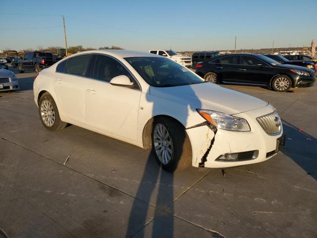 W04GN5EC9B1142001 - 2011 BUICK REGAL CXL WHITE photo 4