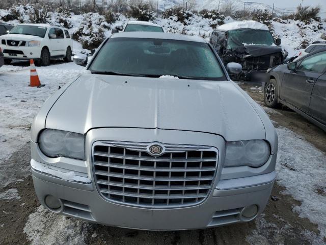 2C3JA63HX5H104069 - 2005 CHRYSLER 300 C SILVER photo 5