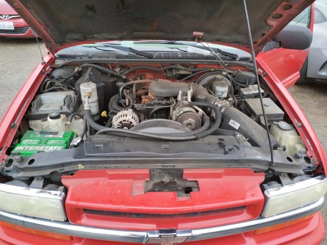 1GNDT13X64K140918 - 2004 CHEVROLET BLAZER RED photo 11