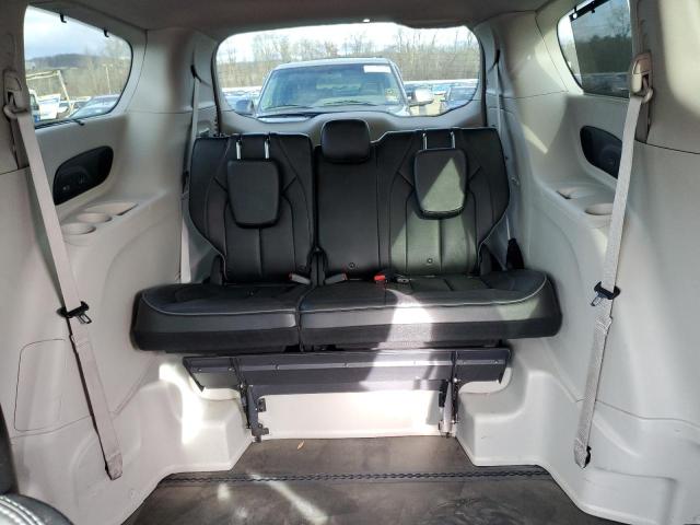 2C4RC1GG6JR182883 - 2018 CHRYSLER PACIFICA L SILVER photo 10