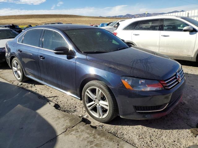 1VWBS7A38EC051687 - 2014 VOLKSWAGEN PASSAT SE BLUE photo 4