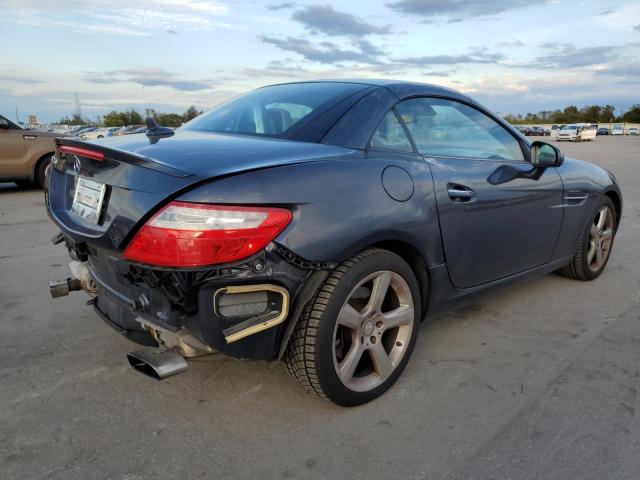 WDDPK4HA3DF051398 - 2013 MERCEDES-BENZ SLK 250 GRAY photo 3