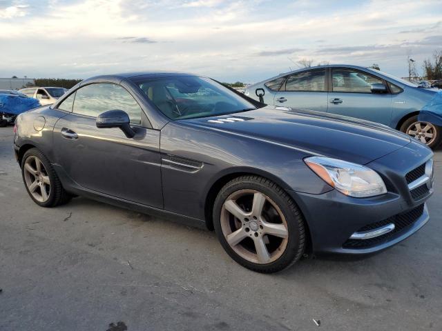 WDDPK4HA3DF051398 - 2013 MERCEDES-BENZ SLK 250 GRAY photo 4