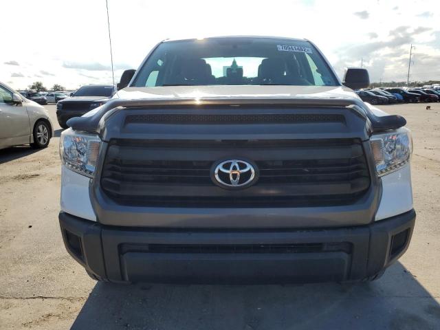 5TFRM5F18GX097278 - 2016 TOYOTA TUNDRA DOU WHITE photo 5