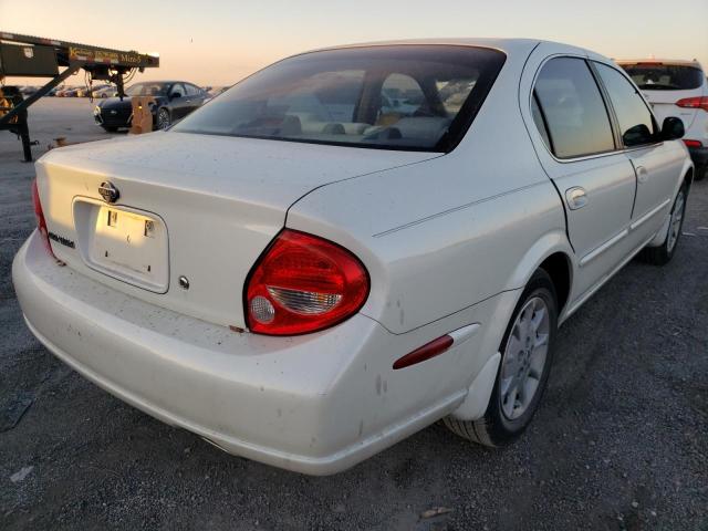 JN1CA31D01T835421 - 2001 NISSAN MAXIMA GXE WHITE photo 3