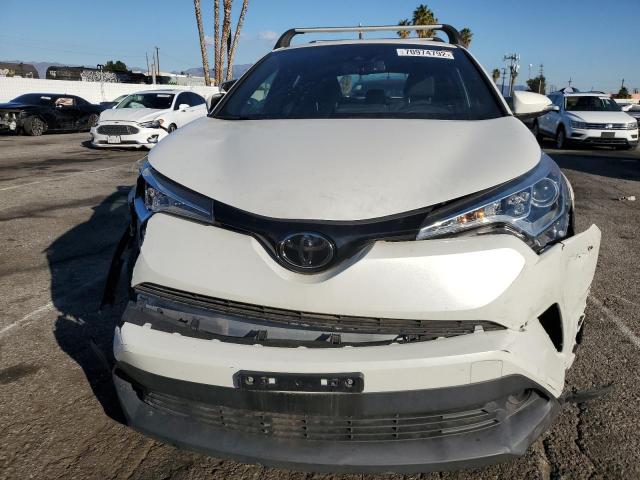 NMTKHMBX7JR031567 - 2018 TOYOTA C-HR XLE WHITE photo 5