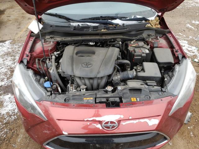 3MYDLBZV8GY121766 - 2016 TOYOTA SCION IA RED photo 11