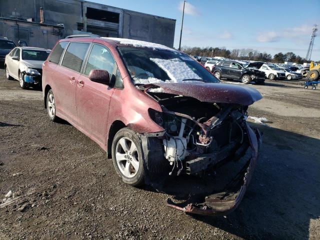 5TDKZ3DC7JS936586 - 2018 TOYOTA SIENNA LE BURGUNDY photo 1