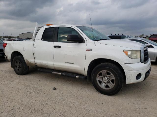 5TFUW5F16DX312527 - 2013 TOYOTA TUNDRA DOU WHITE photo 4