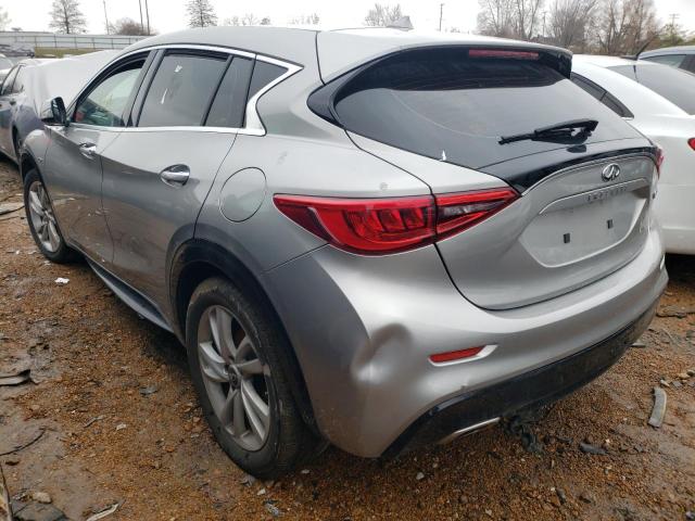 SJKCH5CP8KA007056 - 2019 INFINITI QX30 PURE SILVER photo 3