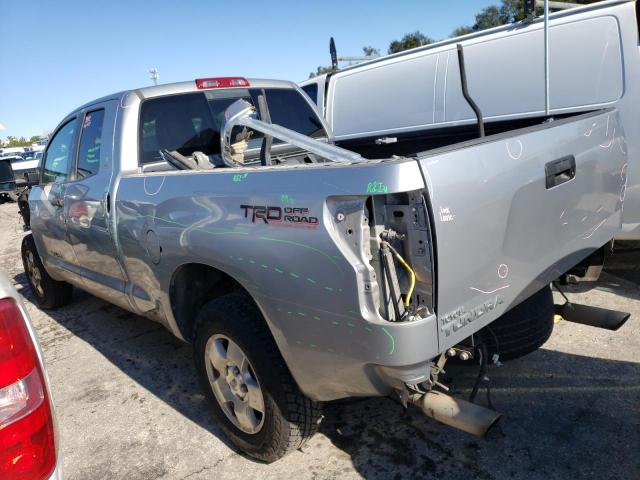 5TFRV54137X023735 - 2007 TOYOTA TUNDRA DOU GRAY photo 2