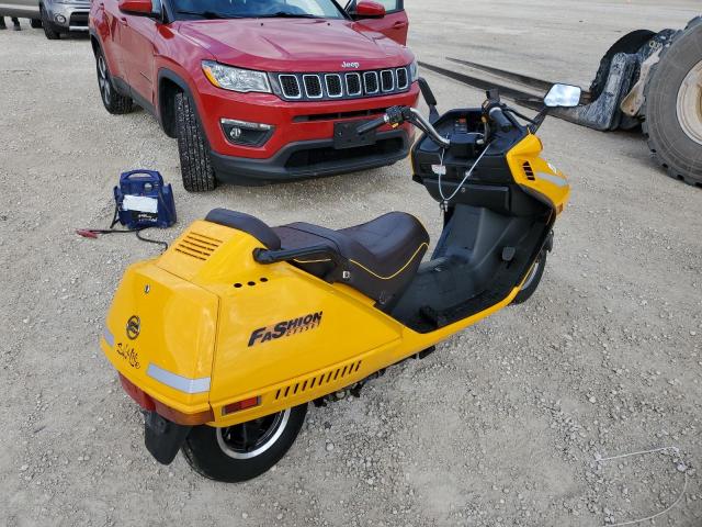 LCETDNP1896300957 - 2009 CFHG MOPED YELLOW photo 4