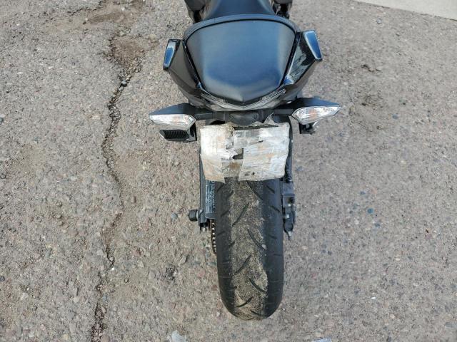 JKAEXEJ10KDA04113 - 2019 KAWASAKI EX650 J შავი ფოტო 6