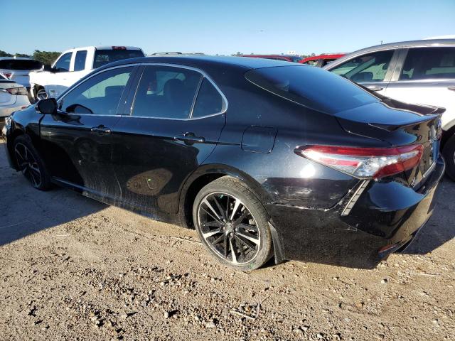 4T1B61HK5JU029762 - 2018 TOYOTA CAMRY XSE BLACK photo 2