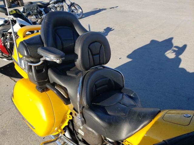 1HFSC47493A202985 - 2003 HONDA GL1800 A YELLOW photo 6